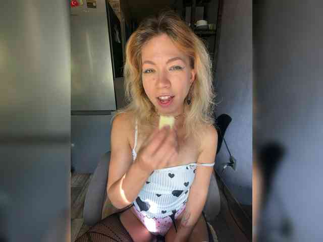 Lexy-Luna webcam
