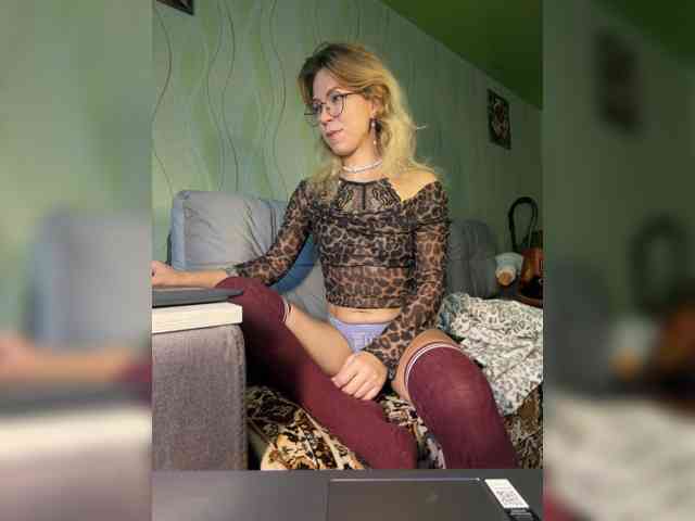 Lexy-Luna webcam