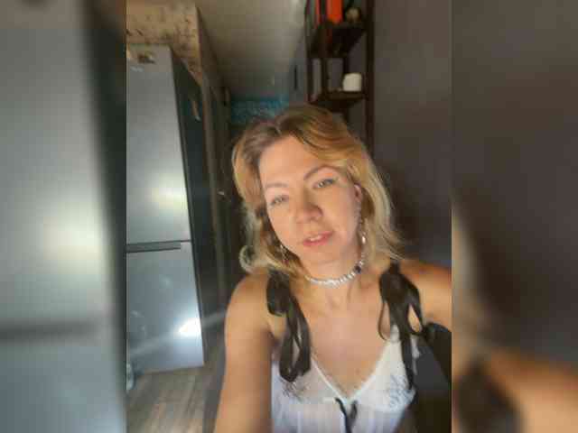 Lexy-Luna webcam