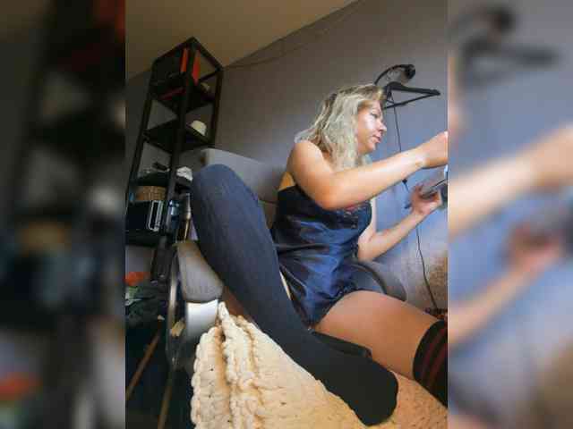 Lexy-Luna webcam