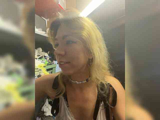 Lexy-Luna webcam