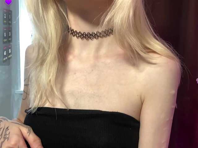KiraSweet live cam on BongaCams