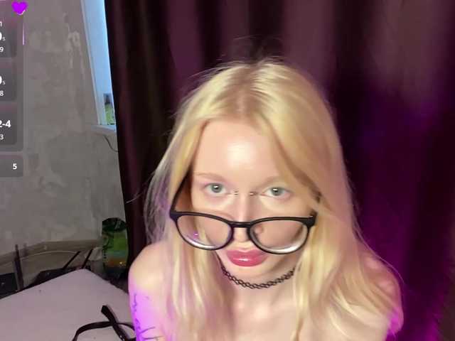 KiraSweet live cam on BongaCams