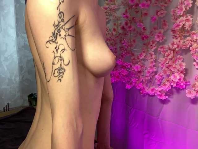 KiraSweet live cam on BongaCams