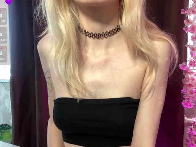 KiraSweet webcam