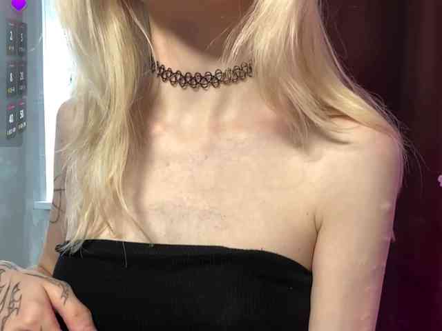 KiraSweet webcam
