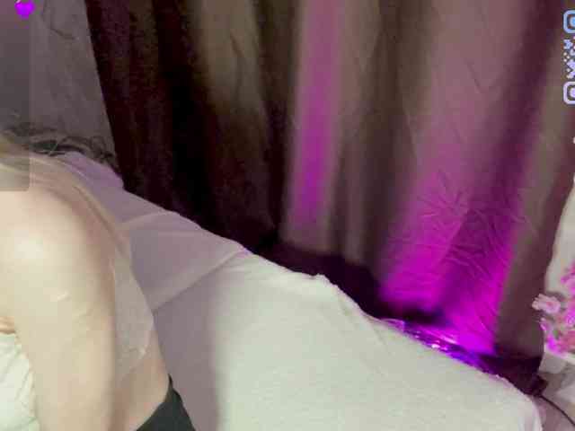 KiraSweet webcam