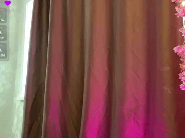 KiraSweet webcam