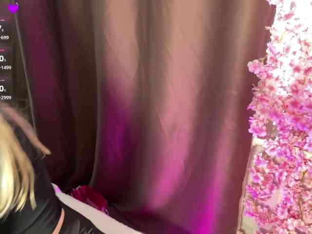KiraSweet webcam