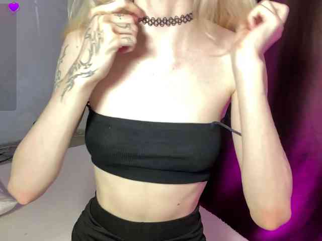 KiraSweet webcam