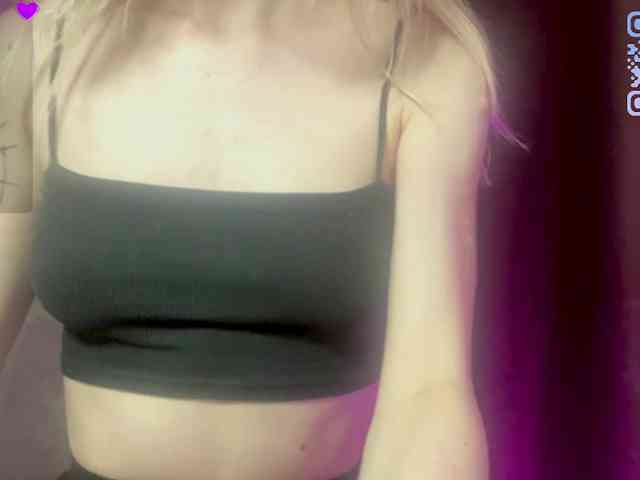 KiraSweet webcam