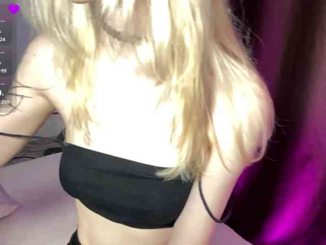 KiraSweet webcam