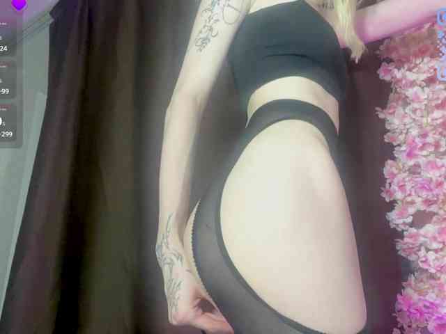 KiraSweet webcam
