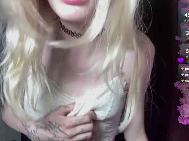 KiraSweet webcam