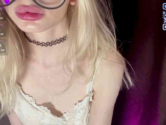 KiraSweet webcam