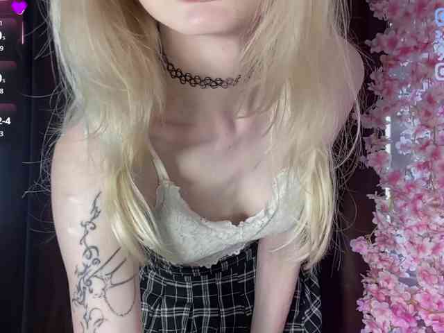 KiraSweet webcam