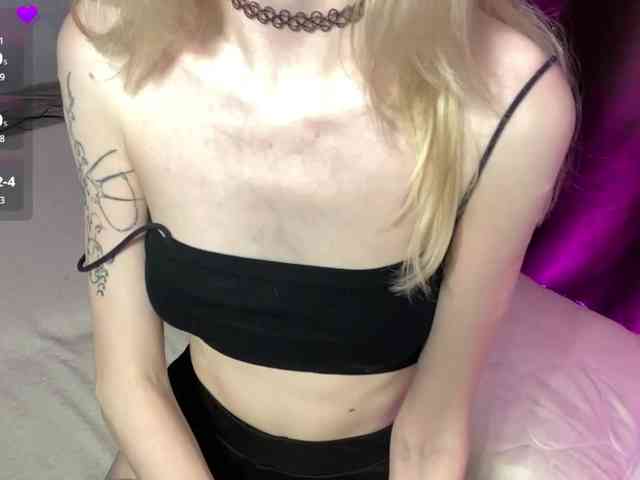 KiraSweet webcam