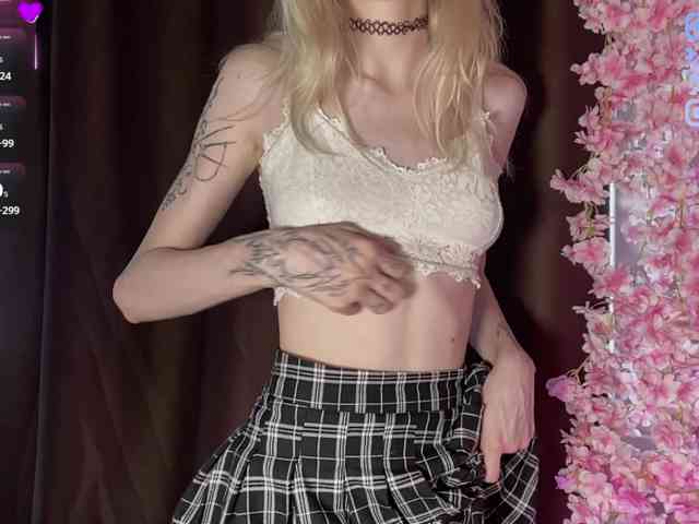 KiraSweet webcam