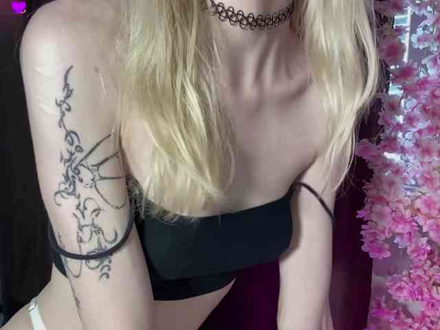 KiraSweet webcam