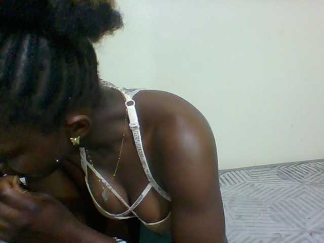 Miss-velvet live cam on BongaCams