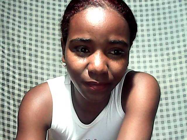 LandiQueen12 live cam on BongaCams