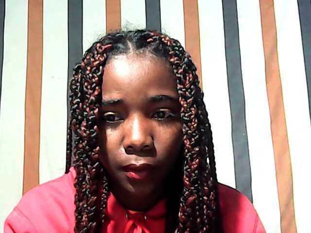 LandiQueen12 live cam on BongaCams
