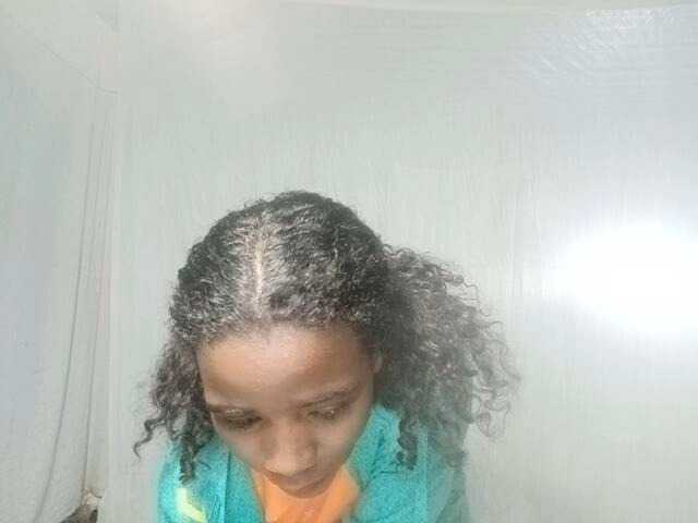 LandiQueen12 live cam on BongaCams