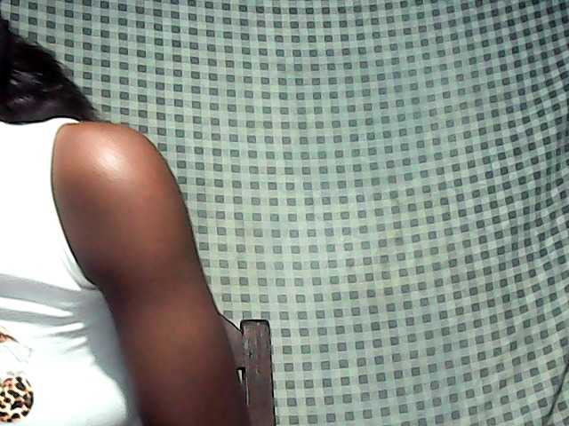 LandiQueen12 live cam on BongaCams