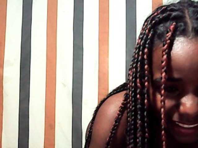 LandiQueen12 live cam on BongaCams