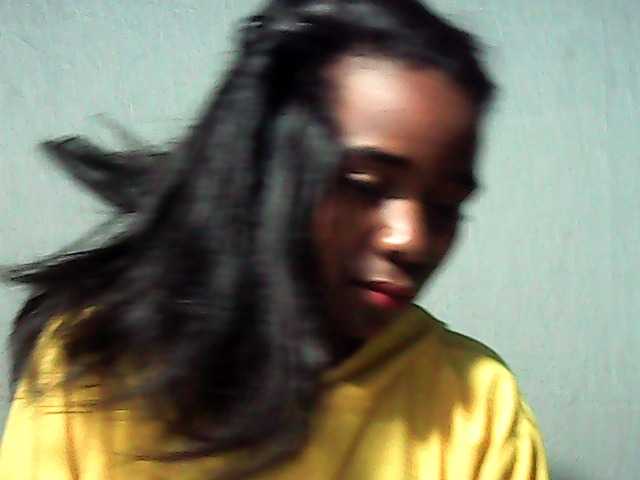 LandiQueen12 live cam on BongaCams