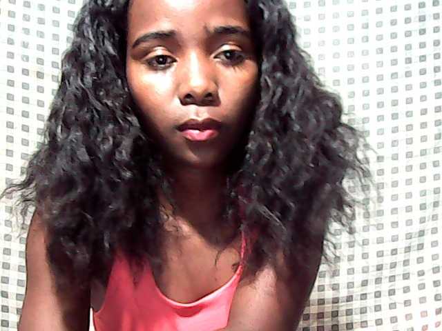 LandiQueen12 live cam on BongaCams