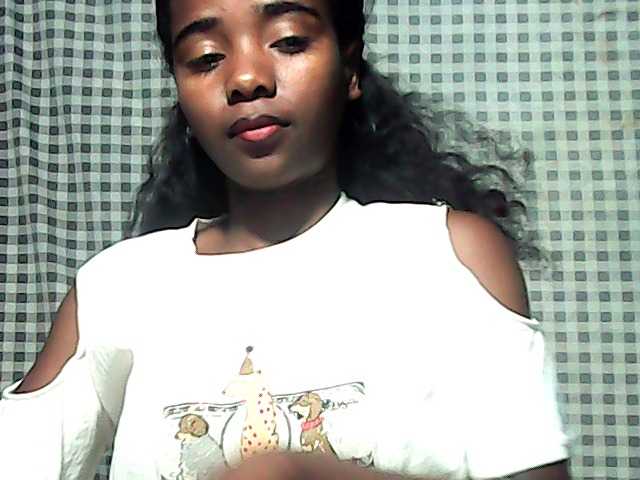 LandiQueen12 live cam on BongaCams