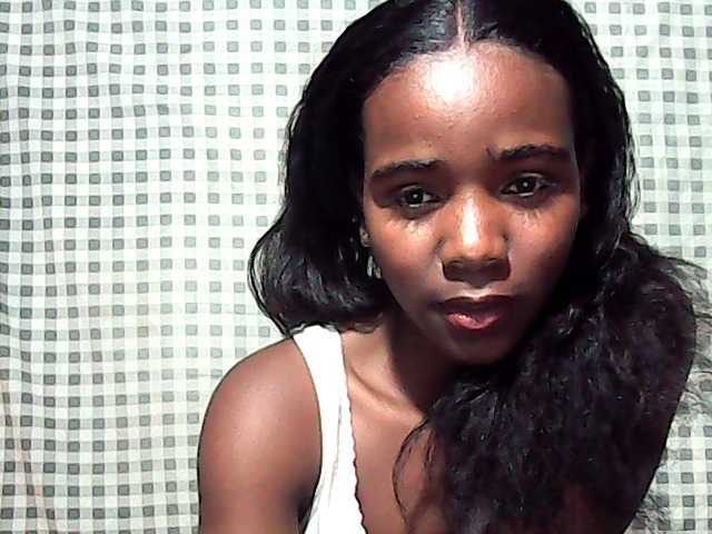 LandiQueen12 live cam on BongaCams