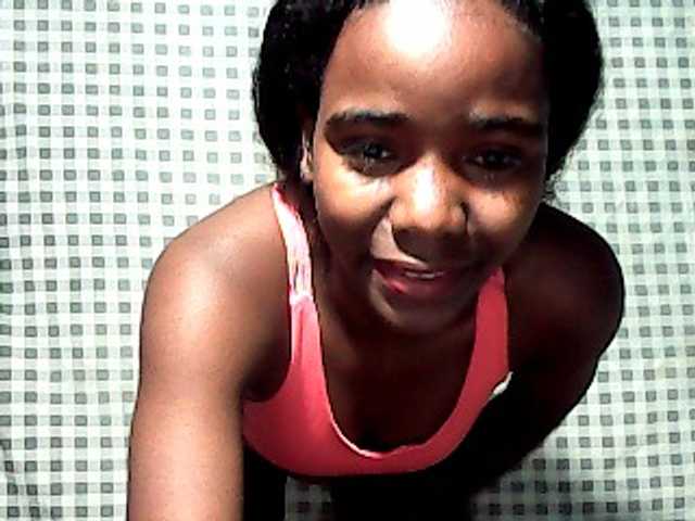 LandiQueen12 live cam on BongaCams
