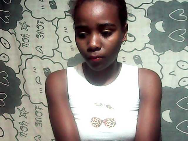 LandiQueen12 live cam on BongaCams