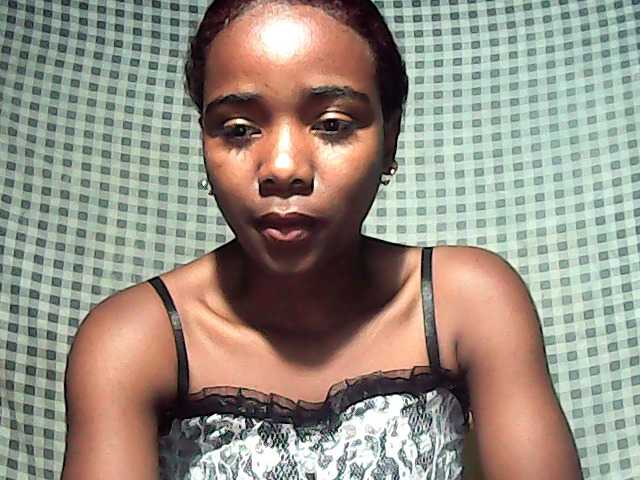 LandiQueen12 live cam on BongaCams