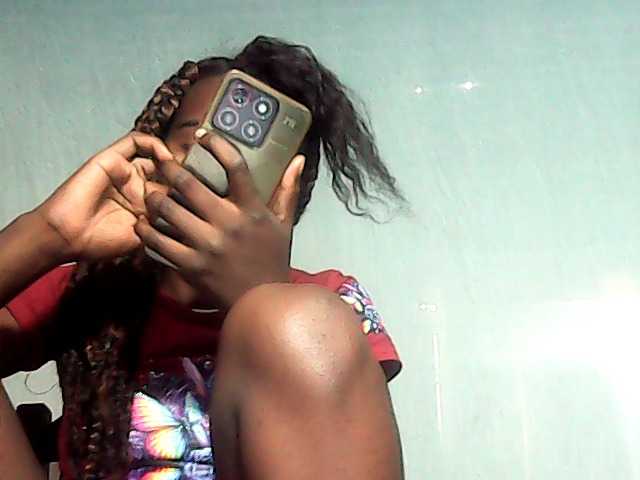LandiQueen12 live cam on BongaCams