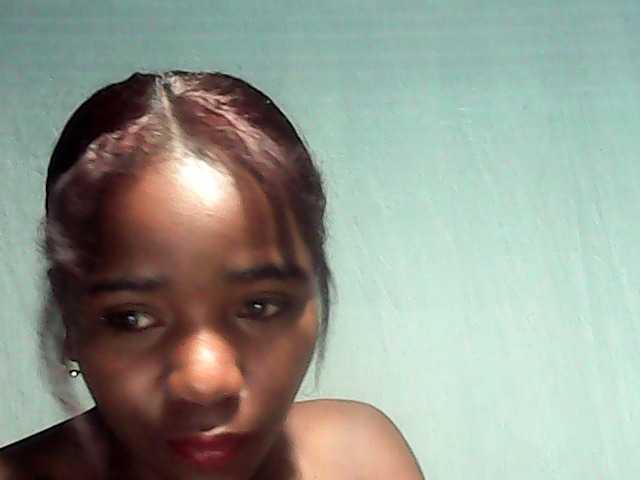 LandiQueen12 live cam on BongaCams