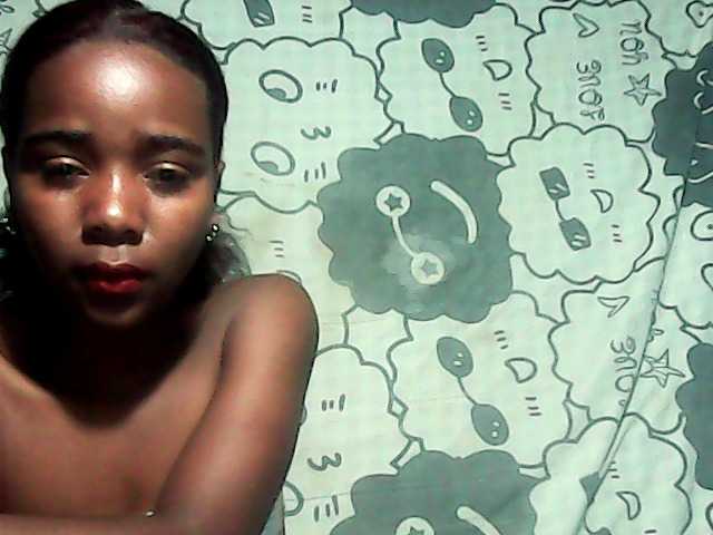 LandiQueen12 live cam on BongaCams