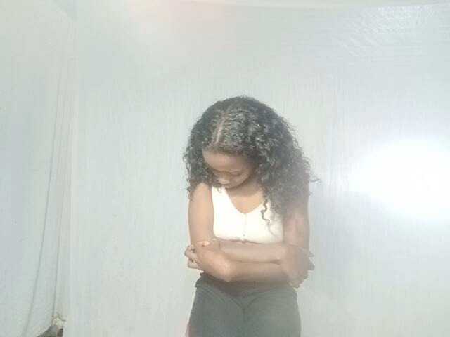 LandiQueen12 live cam on BongaCams