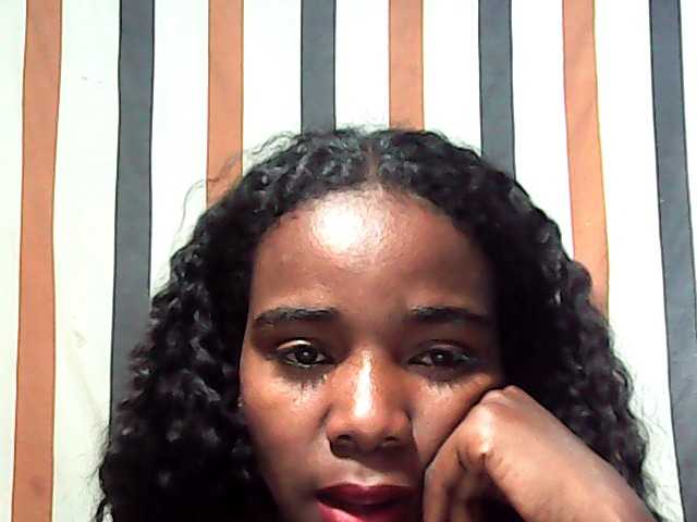 LandiQueen12 live cam on BongaCams