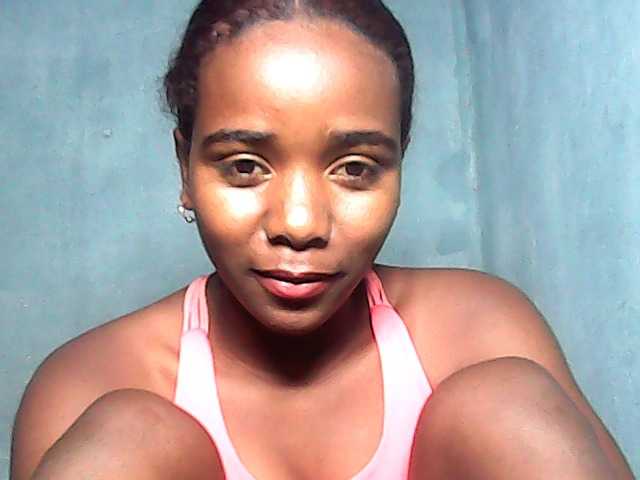 LandiQueen12 live cam on BongaCams