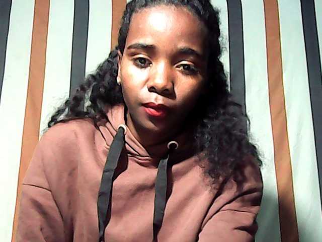 LandiQueen12 live cam on BongaCams