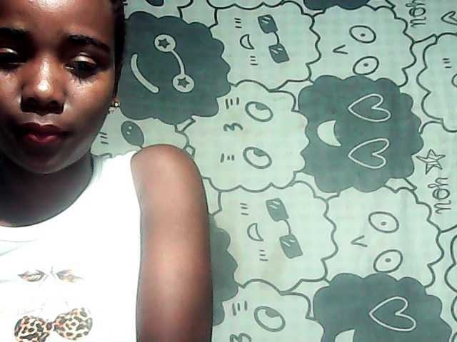 LandiQueen12 live cam on BongaCams