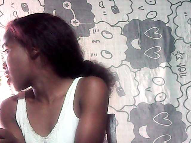 LandiQueen12 live cam on BongaCams