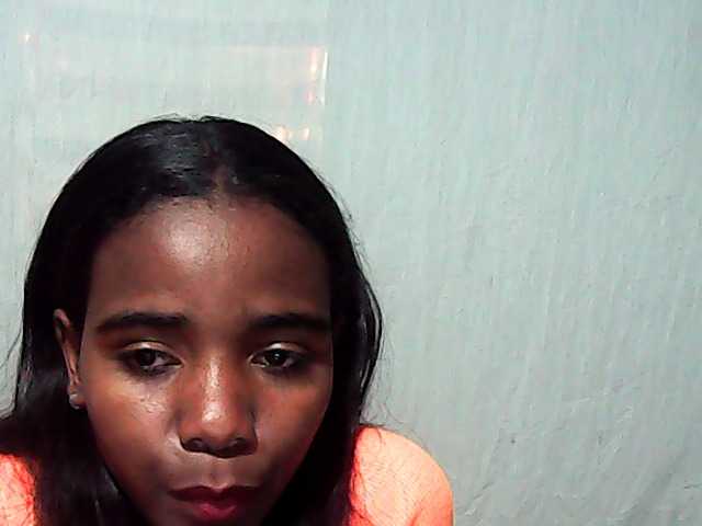 LandiQueen12 — live female cam