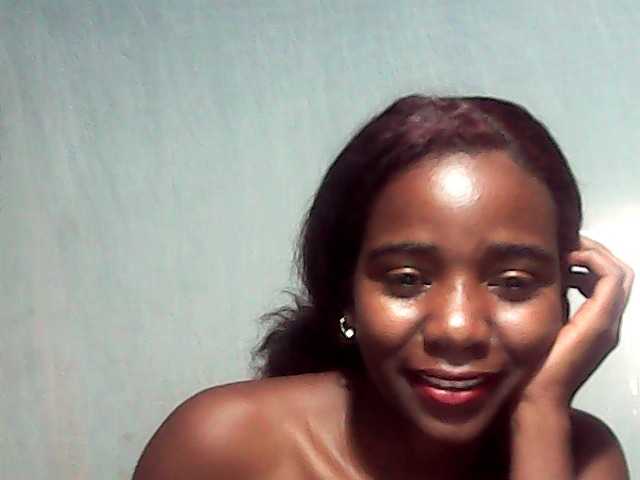 LandiQueen12 live cam on BongaCams