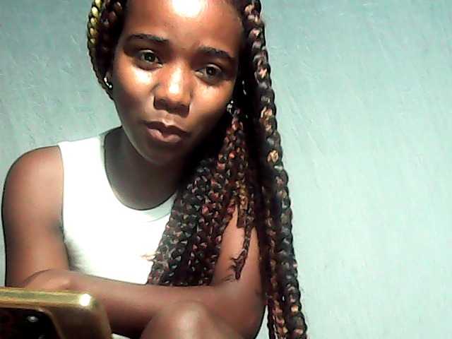 LandiQueen12 live cam on BongaCams