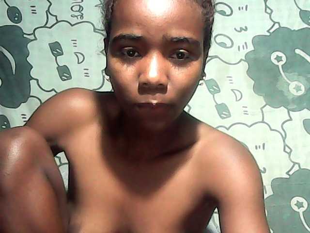 LandiQueen12 live cam on BongaCams