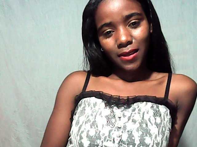 LandiQueen12 live cam on BongaCams
